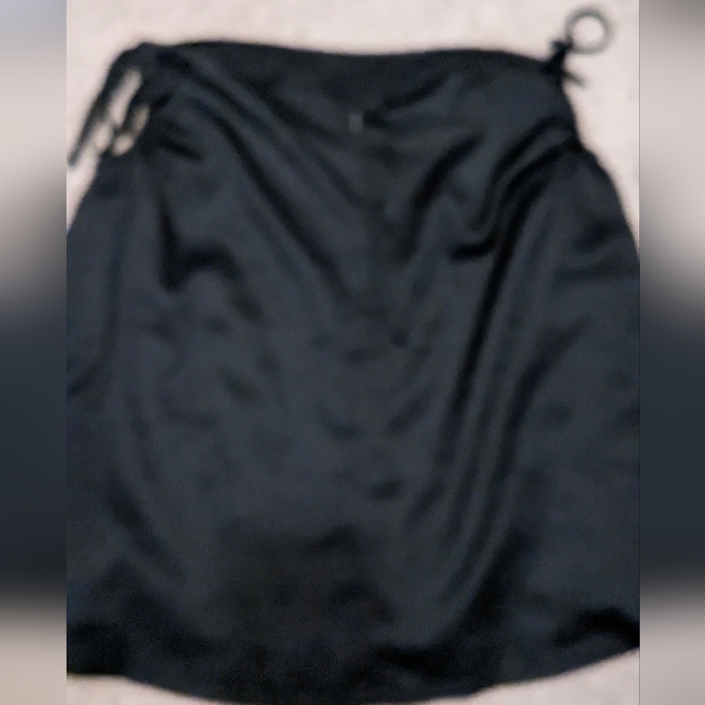 Side tie satin skirt - Picture 4 of 6